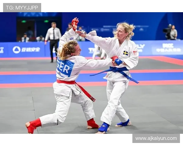 女子柔术比赛：展现力量与优雅的巅峰对决